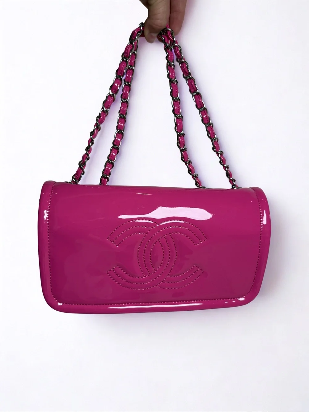 CHANEL Patent Leather Chain Shoulder Bag - Magenta